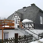 Bei Mit Terrasse 아파트 *