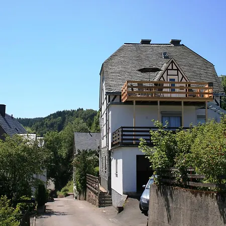 Bei Mit Terrasse *
